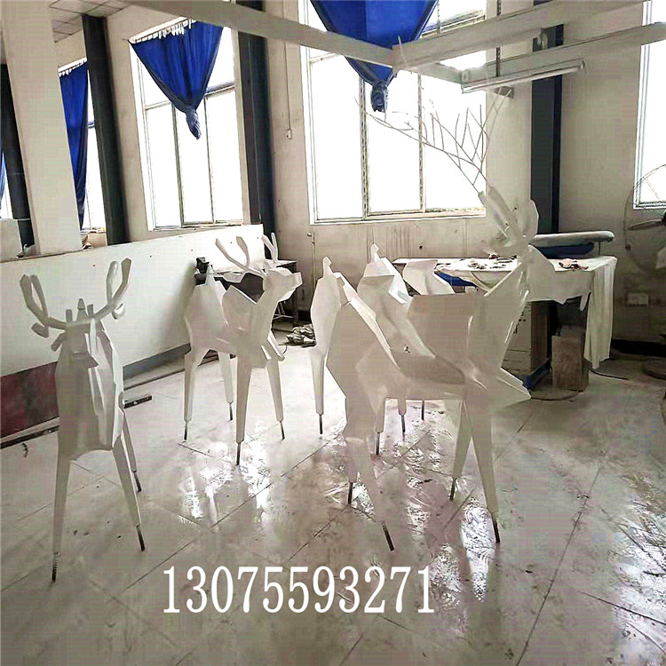 徐州雕塑公司簡述制作時(shí),一定要重視鑄銅雕塑的細(xì)節(jié)